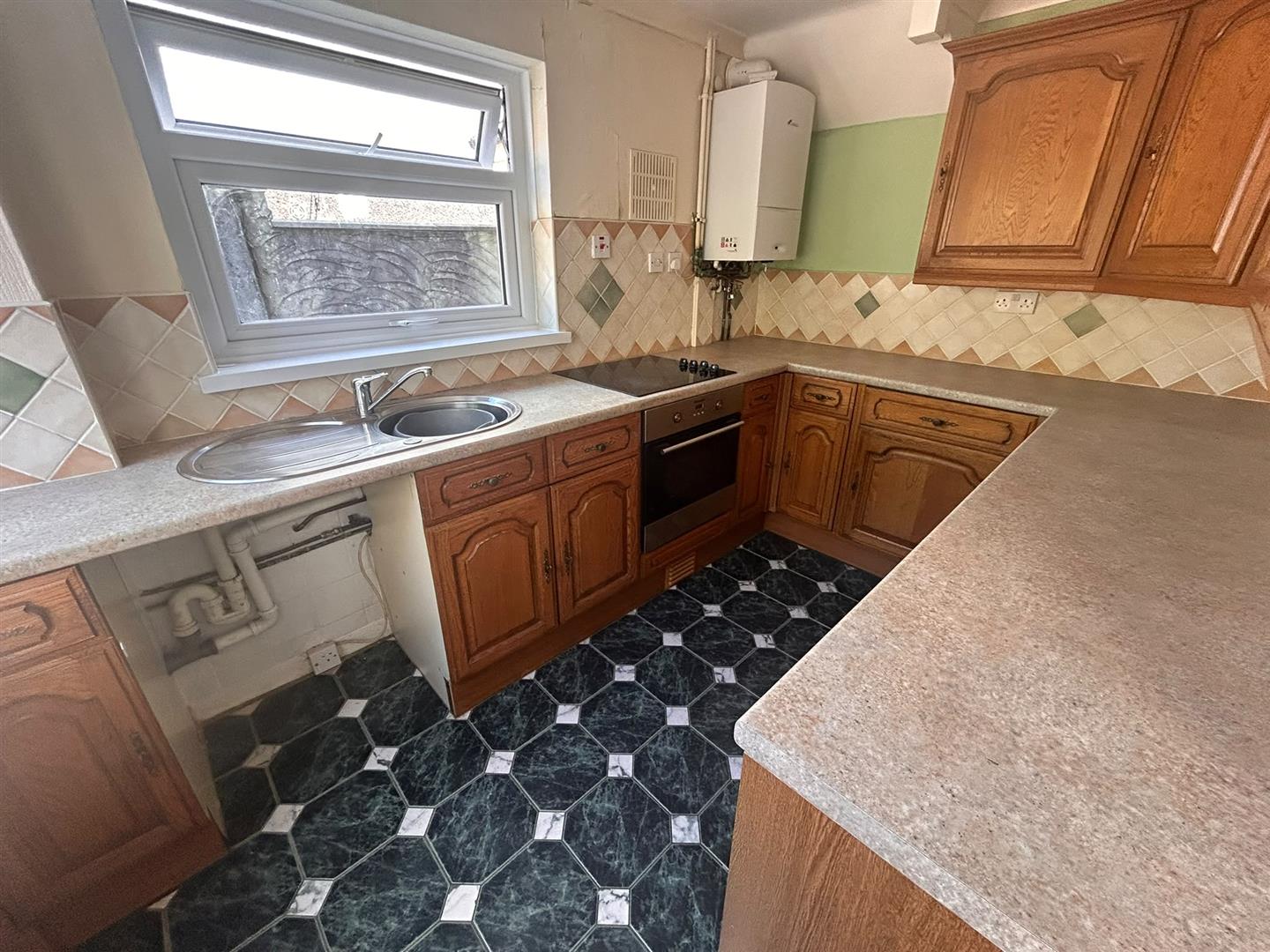 Clos Rhymni, Cwmrhydyceirw, Swansea, SA6 6RB